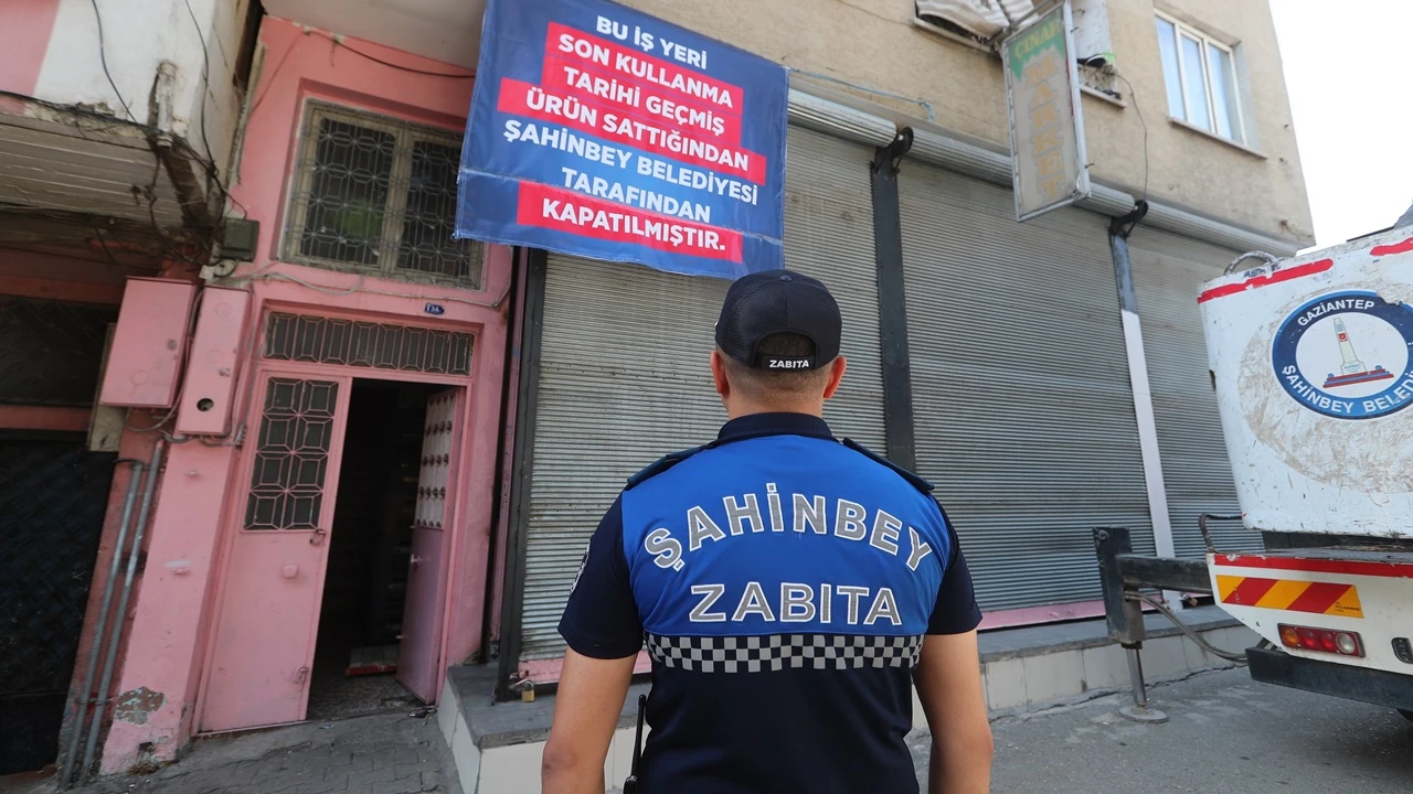 Zabıta ekiplerine saldıran iş yeri sahibine yasal işlem 