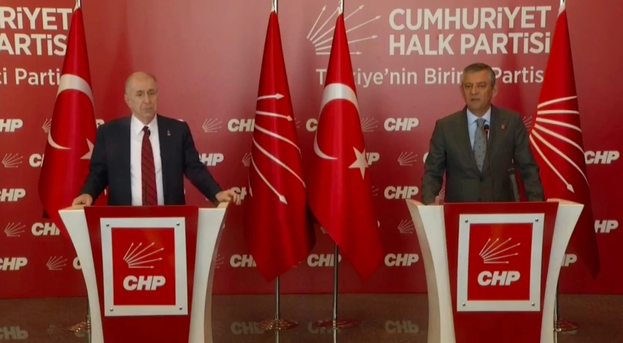 Zafer Partisi Genel Başkanı Ümit Özdağ, CHP Genel Başkanı Özgür Özel'i ziyaret etti