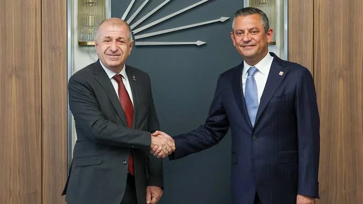 Zafer Partisi Genel Başkanı Ümit Özdağ, CHP Genel Başkanı Özgür Özel'i ziyaret etti