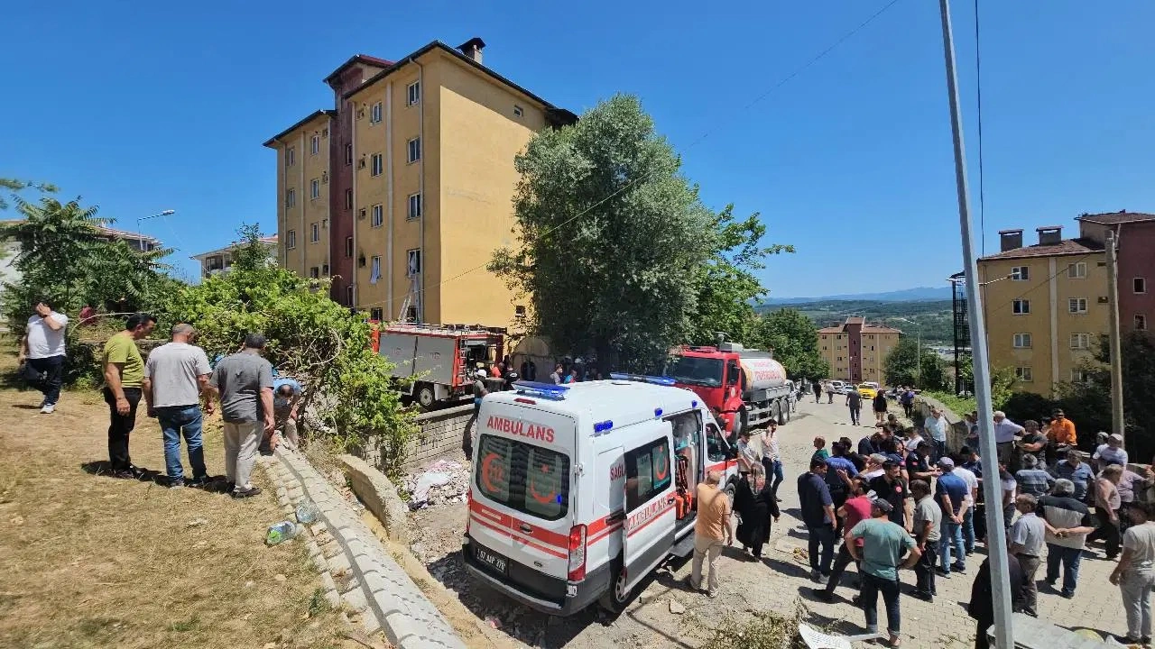 Zonguldak'ta apartman dairesinde patlama: Yaralılar var!