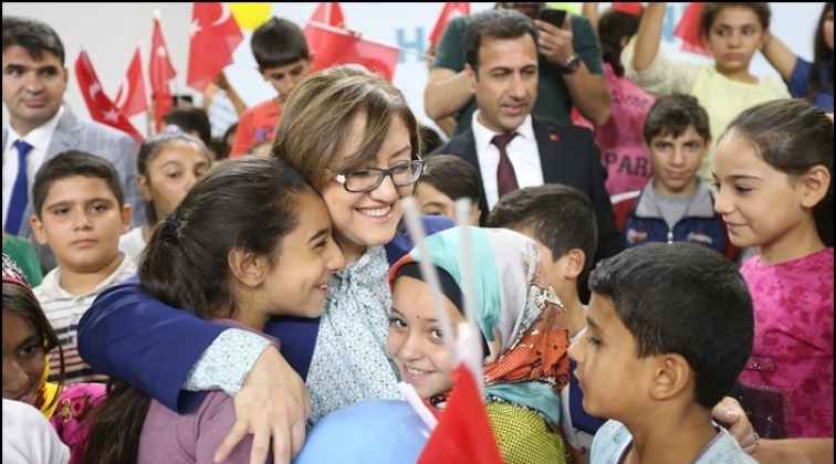 5 bin &ouml;ğrenciye okul malzemesi