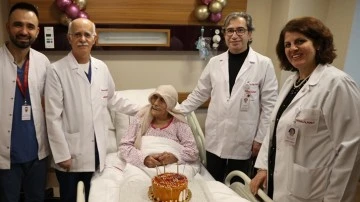 111 yaşındaki Hatice nine Medical Point’te hayata tutundu