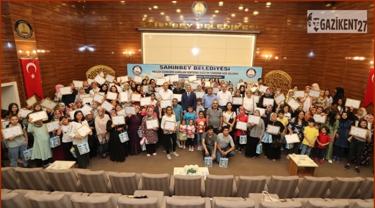 180 kursiyer daha sertifikalarını aldı