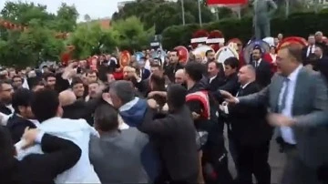 19 Mayıs töreninde MHP’liler ile CHP’li gençler arasında kavga