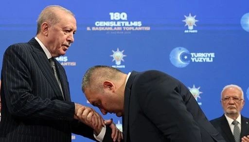 3 belediye başkanı daha AKP'ye katıldı, &Ouml;zarslan Erdoğan'ın elini &ouml;pt&uuml;