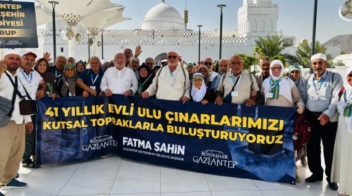 41 yıl ve &uuml;zeri evli olan 1000 yeni &ccedil;ifte Umre i&ccedil;in kura &ccedil;ekimi 