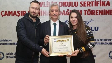 421 çift daha 'Evlilik Okulu'nu bitirdi