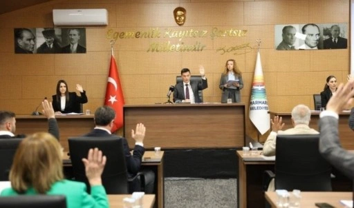 Acar Ünlü: Marmaris’i hak ettiği yere taşıyacağız