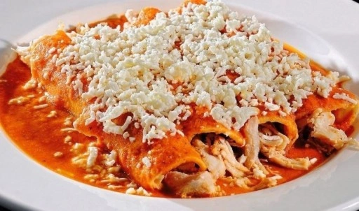 Acıseverlerin gözdesi Meksika'nın lezzeti: Enchiladas Rojas tarifi
