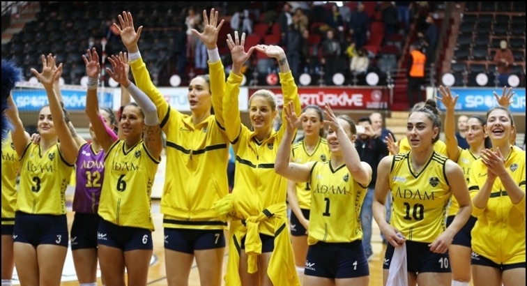 Adam Voleybol'un Play-Off gururu...