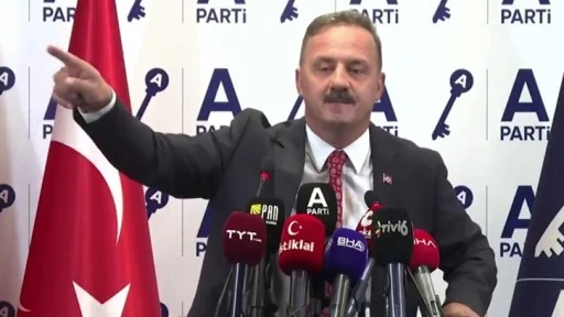 Ağıralioğlu: Sizin hissenize bebek katili cani apo düştü, bizim hissemize vatan!