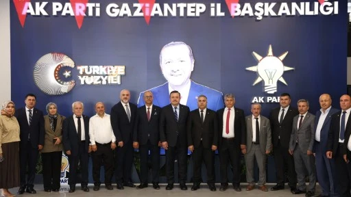 AK Parti Gaziantep'ten 25 kişiye rozet
