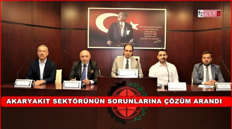 Akaryakıt sekt&ouml;r&uuml;n&uuml;n sorunları masaya yatırıldı