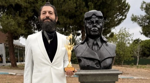 Akif Manaf Sağlık ve Barış &Ouml;d&uuml;l&uuml; Sabiha G&ouml;k&ccedil;en&rsquo;e ithaf edildi