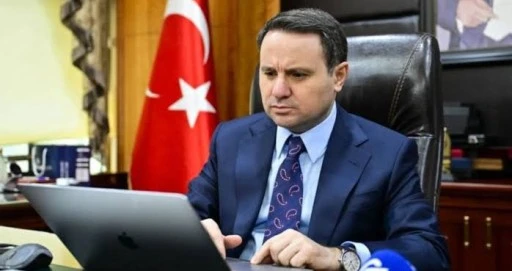 Akın G&uuml;rlek'ten 'internet gazeteciliği' i&ccedil;in yasa sinyali