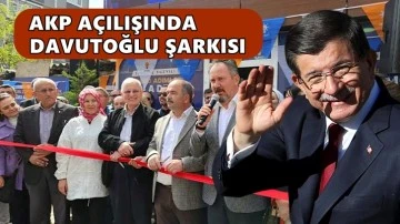AKP'nin seçim bürosu açılışında Davutoğlu şarkısı çaldı!