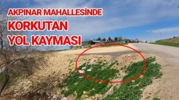 Akpınar Mahallesi'nde korkutan yol kayması!