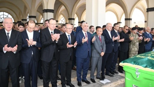 Ali Top&ccedil;uoğlu, dualarla son yolculuğuna uğurlandı...