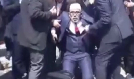 Alparslan Türkeş'i anmasında dua eden imam bayıldı