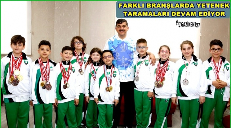 Altın kula&ccedil;larla buluştu