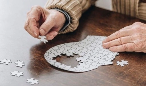Alzheimer bulguları genç yaşlarda ortaya çıkabilir