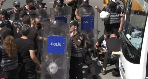 Ankara'da NATO karşıtı eyleme sert m&uuml;dahale: &Ccedil;ok sayıda g&ouml;zaltı...
