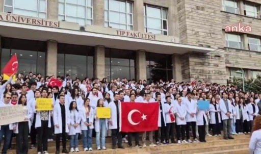 Ankara Üniversitesi ve Hacettepe Üniversitesi'nde İmamoğlu protestosu