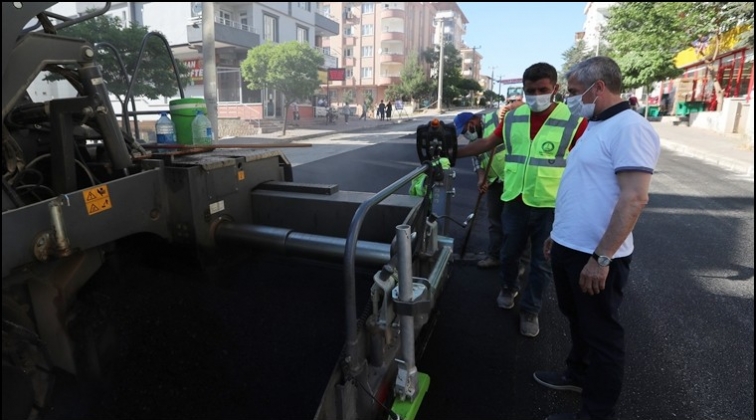 Asfalt &ccedil;alışmaları 7/24 s&uuml;r&uuml;yor...