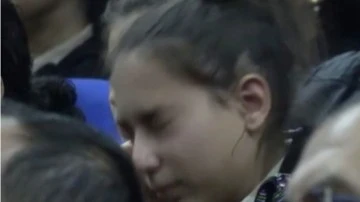 Atat&uuml;rk'&uuml;n hayatını izlerken ağlayan &ouml;ğrenci duygulandırdı