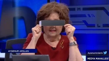 Ayşenur Arslan RT&Uuml;K'&uuml; b&ouml;yle protesto etti...