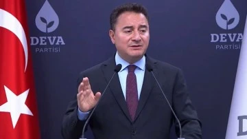 Babacan: Bu yasa, sosyal medyasız T&uuml;rkiye&rsquo;nin yasasıdır!