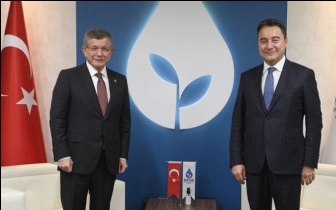 Babacan, Davutoğlu&rsquo;nu ağırladı...