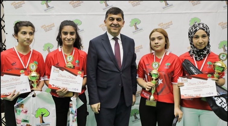 Badminton Kurtuluş Kupası’nda 216 sporcu yarıştı
