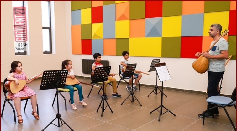 Bağlama kursu b&uuml;y&uuml;k ilgi g&ouml;rd&uuml;