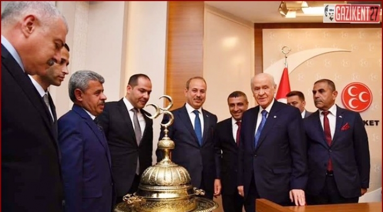 Bah&ccedil;eli&rsquo;ye &lsquo;Paşa Mangalı' hediye etti