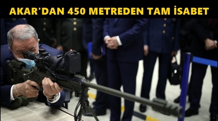 Bakan Akar 450 metreden tek atışta vurdu