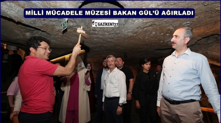 Bakan G&uuml;l, Milli M&uuml;cadele M&uuml;zesi&rsquo;ni gezdi