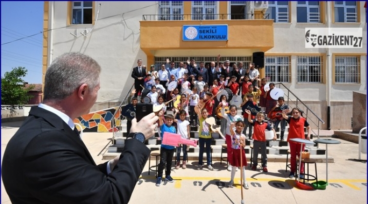 Bakan G&uuml;l, &ouml;ğrencilerin hayalini ger&ccedil;ekleştirdi