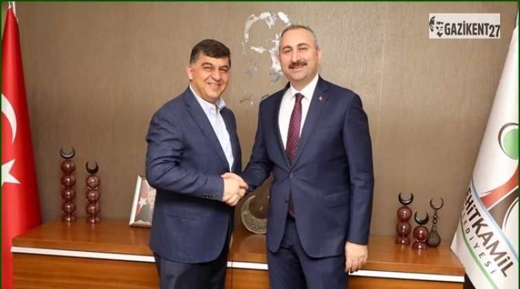 Bakan G&uuml;l'den Fadıloğlu&rsquo;na hayırlı olsun ziyareti