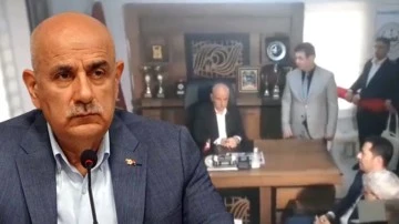 Bakan Kiriş&ccedil;i &ccedil;ift&ccedil;iyle dalga ge&ccedil;ti, fır&ccedil;a attı!