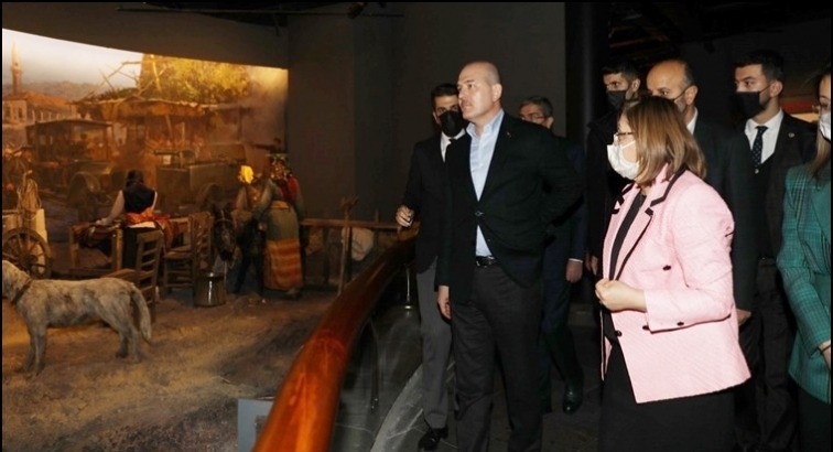 Bakan Soylu, 25 Aralık Müzesi’ni gezdi...