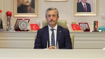 Başkan Tahmazoğlu, 23 Nisan'ı kutladı