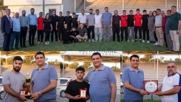 Başkan Yılmaz'dan dereceye giren güreşçilere ödül