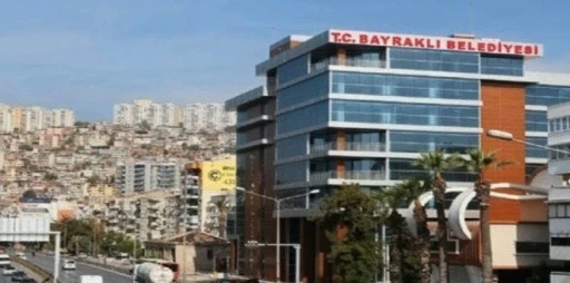 Bayraklı Belediyesi&rsquo;ne operasyon: Eski başkan ve 45 kişiye g&ouml;zaltı 