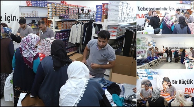 Bayram &ouml;ncesi kıyafet yardımıy mutlu etti