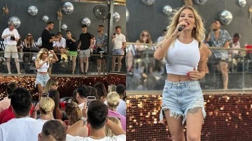 Bendita Türkbükü’nün ilk sahnesi İrem Derici’nin oldu