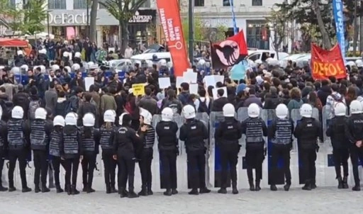 Beyazıt'tan Saraçhane'ye yürümek isteyen öğrencilere büyük abluka