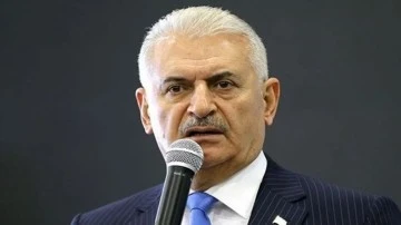 Binali Yıldırım Azerbaycan'da trafik kazası ge&ccedil;irdi!