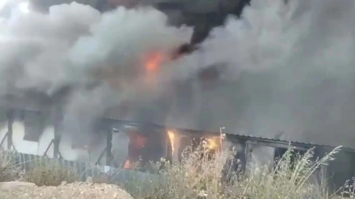 Bodrum'da yangın:   İşçilerin barındığı 30'a yakın konteyner alev aldı