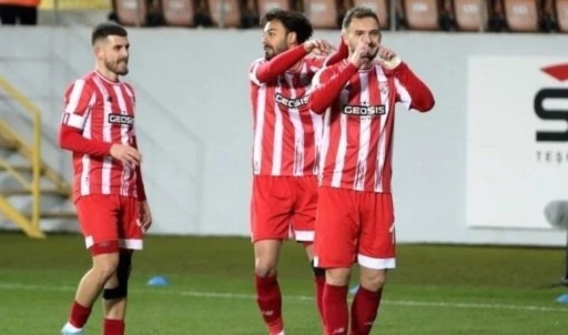 Boluspor, Sakaryaspor'u 3 golle devirdi!